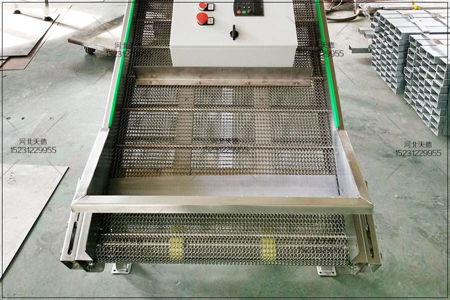 網(wǎng)帶輸送機(jī)